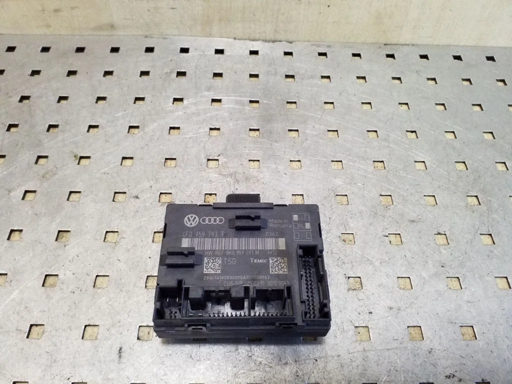 Durvju elektronikas vadības bloks 4F0959793T