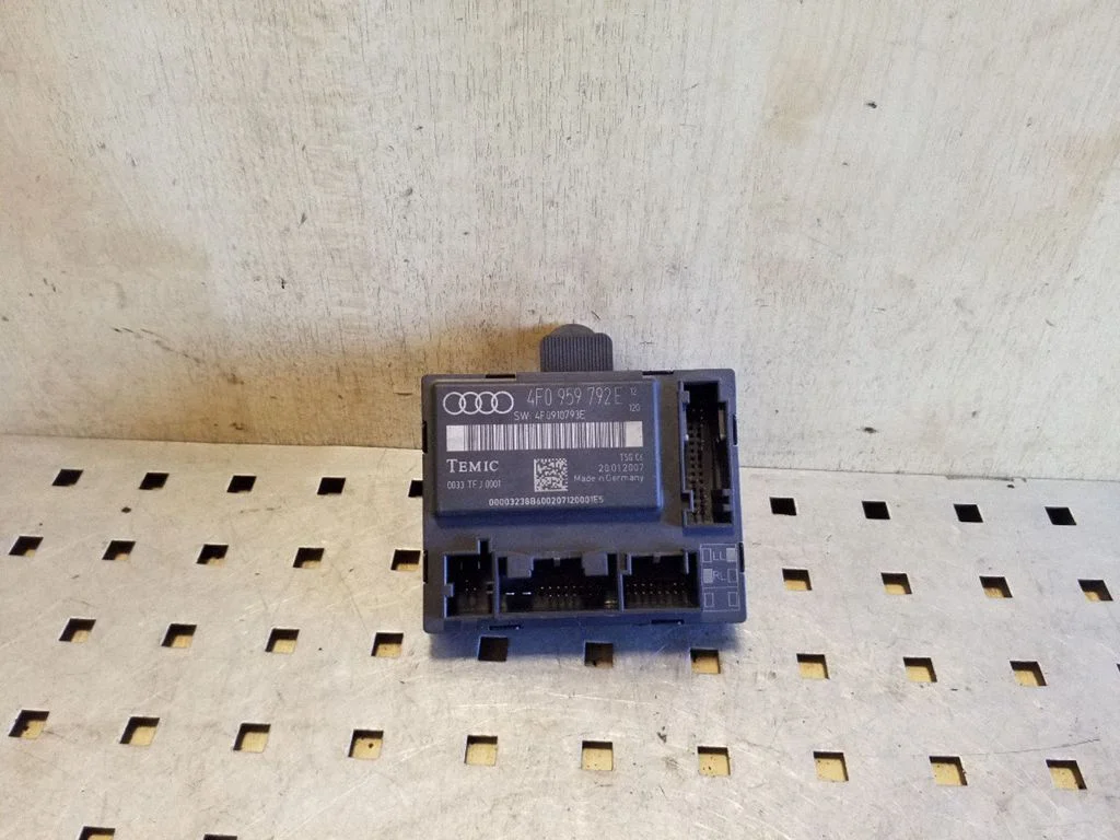 Door control unit/module 4F0959792E