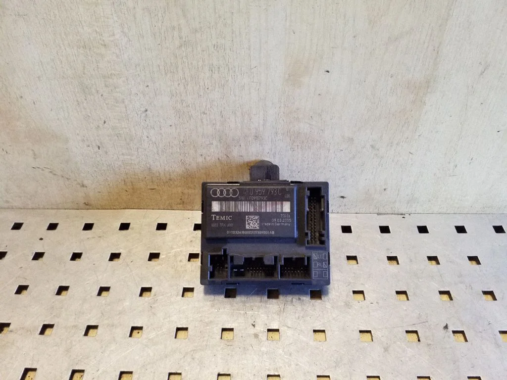 Door control unit/module – Audi A6 Allroad C6 (2006-2011)