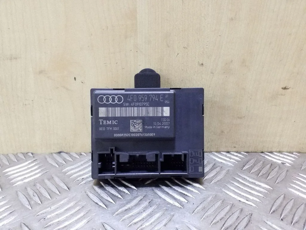 Door control unit/module 4F0959794E
