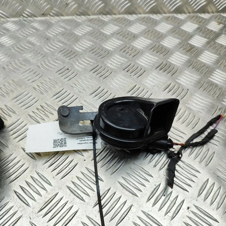 Skaņas signāls 8W0951221