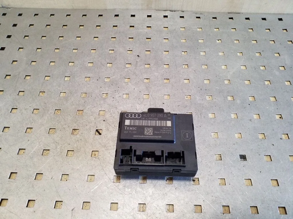 Durvju elektronikas vadības bloks – Audi Q7 4L (2005-2015)