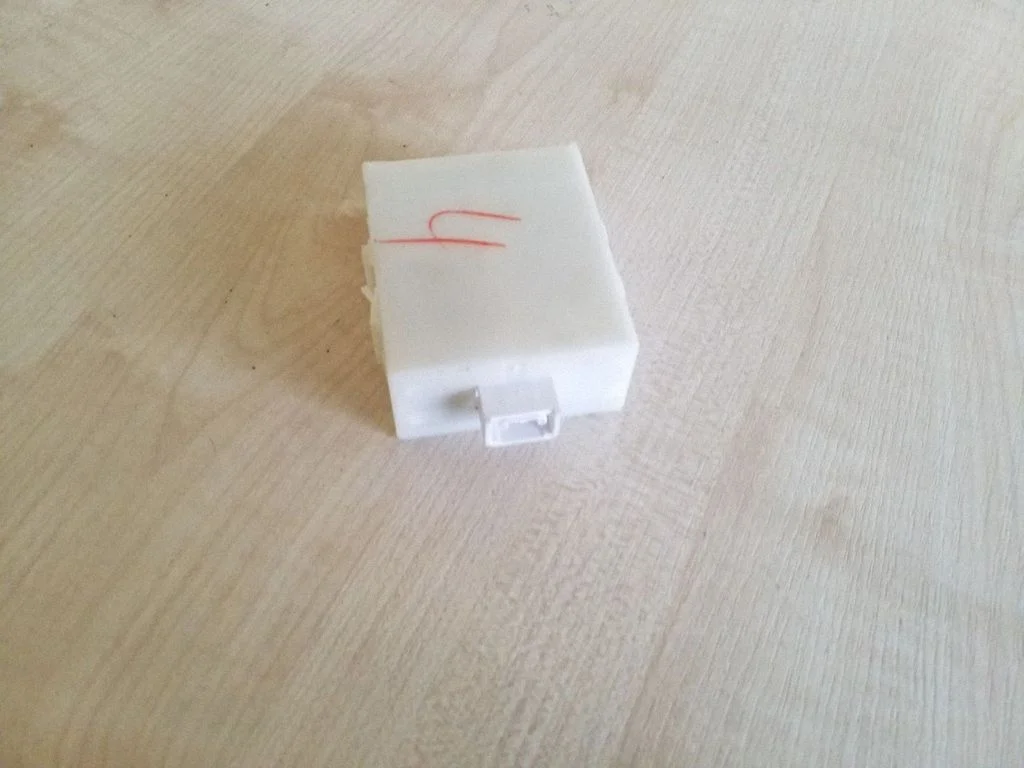 Durvju elektronikas vadības bloks 8974105070