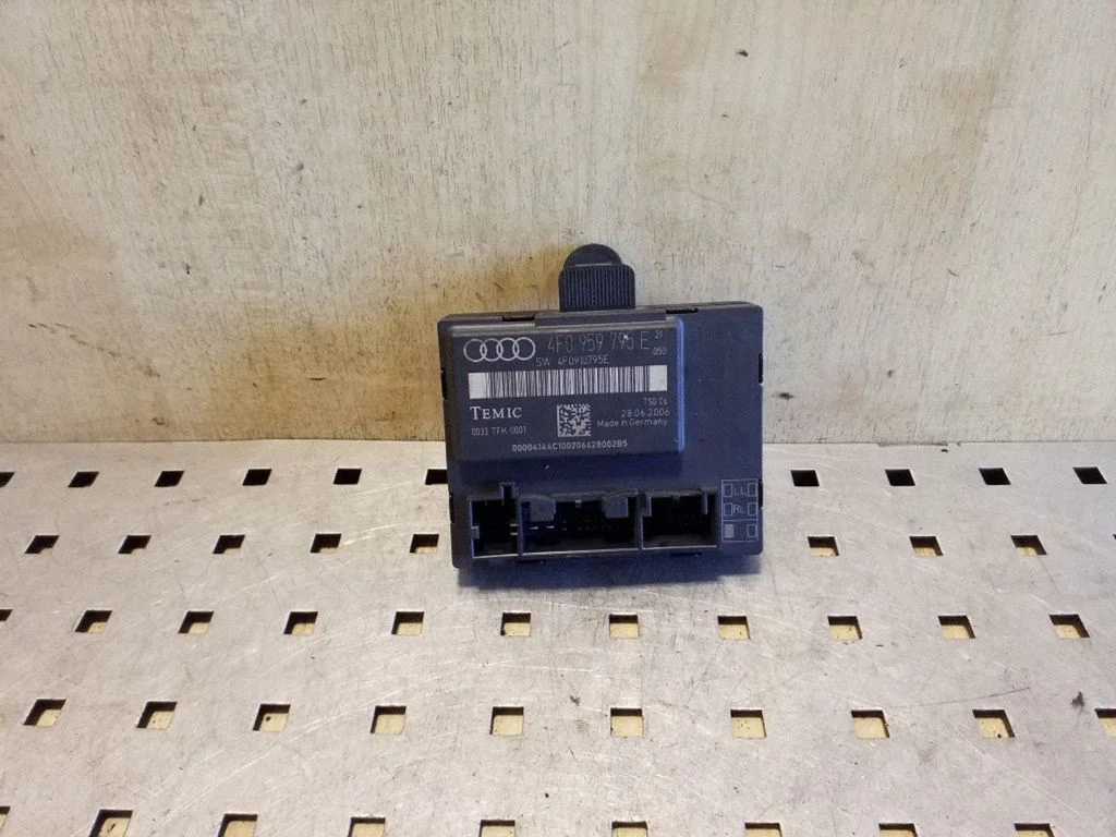 Door control unit/module 4F0959795E