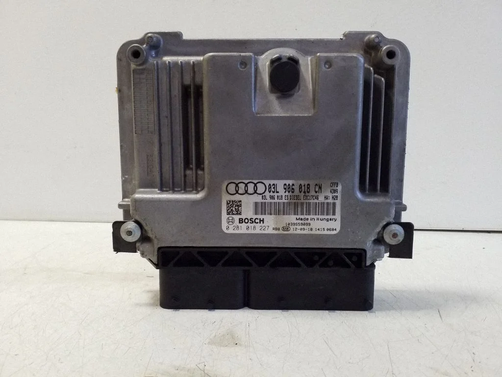 Dzinēja vadības bloks 03L906018CN