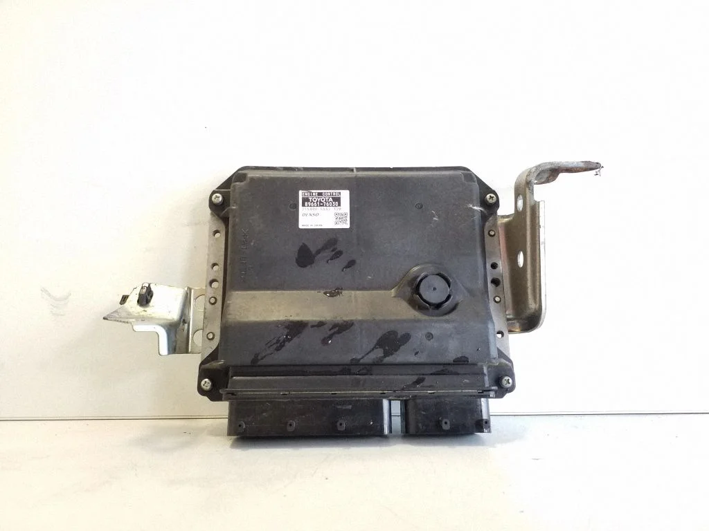 Engine control unit/module 8966176030