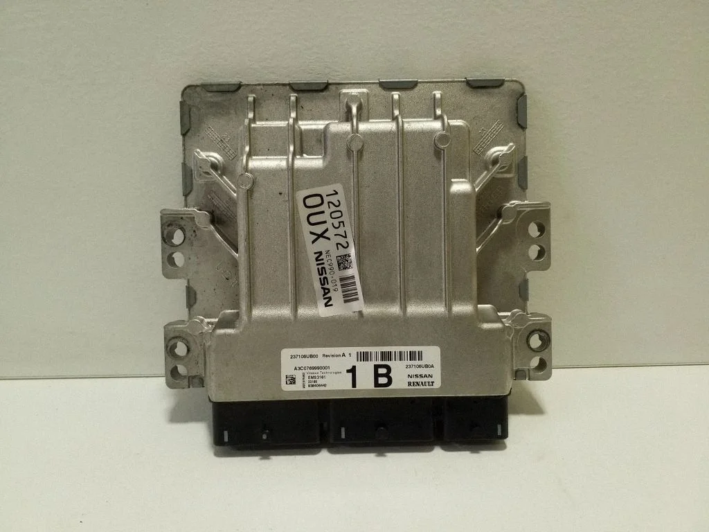 Mootori juhtplokk 237106UB0A