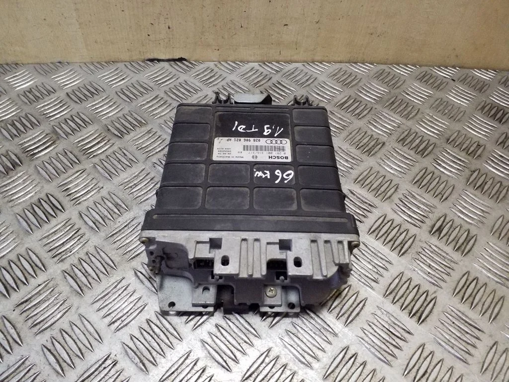 Dzinēja vadības bloks 028906021AP