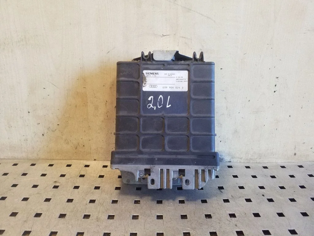 Dzinēja vadības bloks