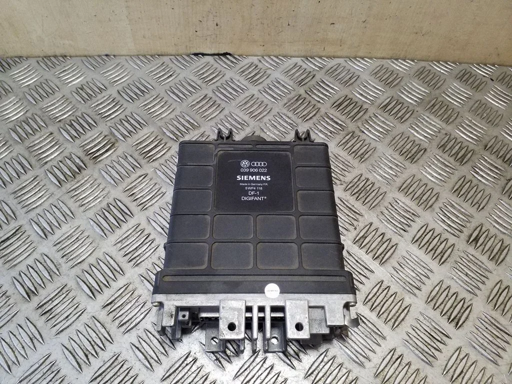Engine control unit/module 039906022