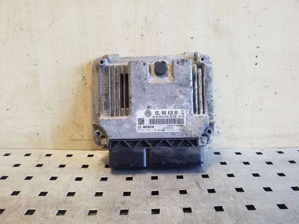 Mootori juhtplokk 03L906018QM