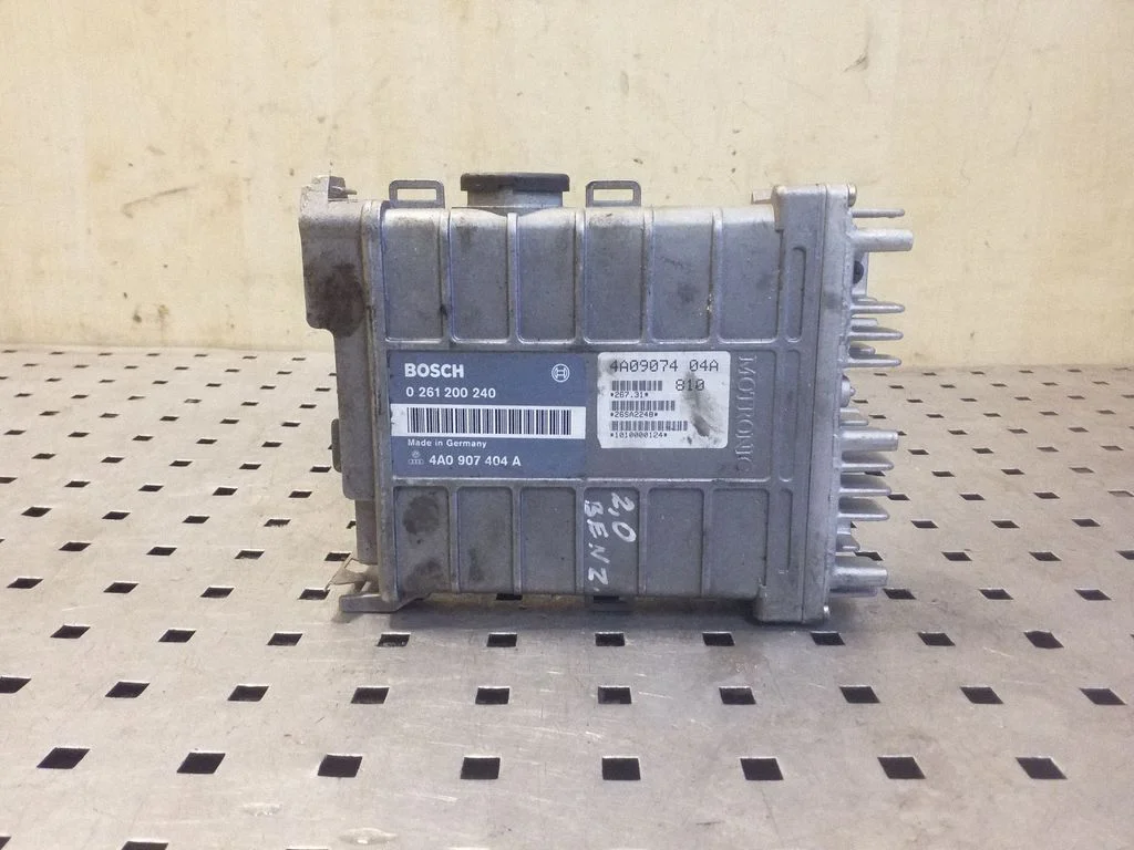Engine control unit/module – Audi 100 S4 C4 (1990-1995)
