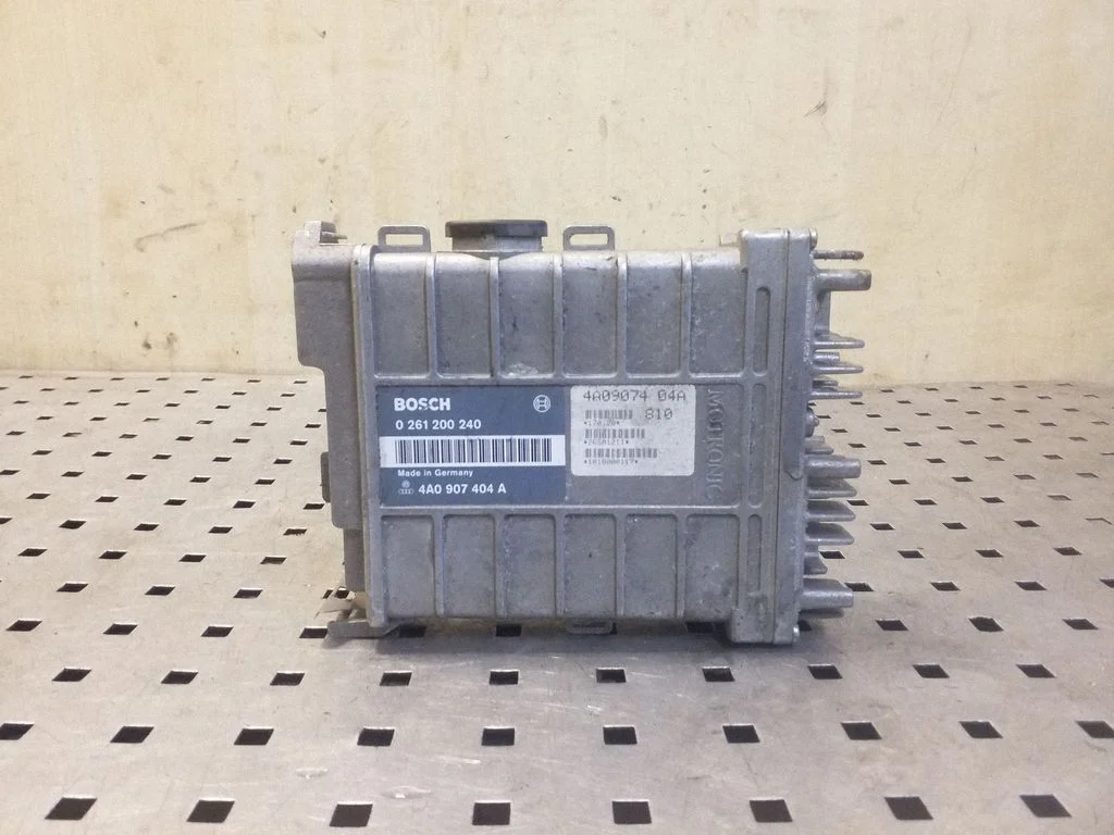 Engine control unit/module – Audi 100 S4 C4 (1990-1995)