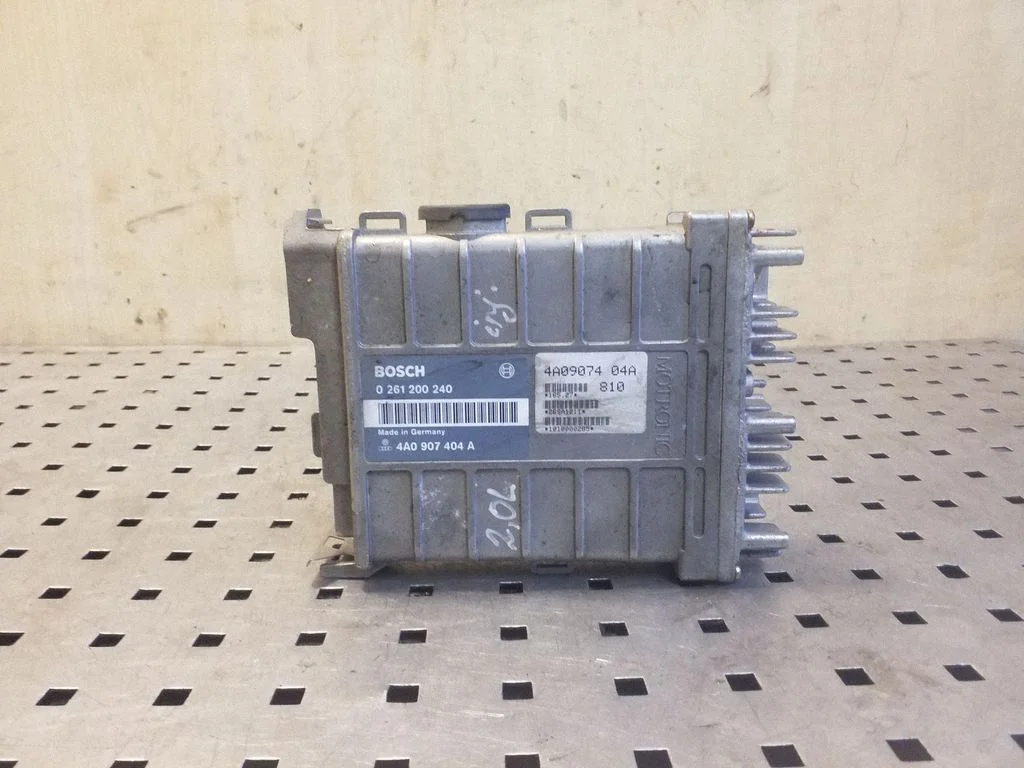 Engine control unit/module – Audi 100 S4 C4 (1990-1995)