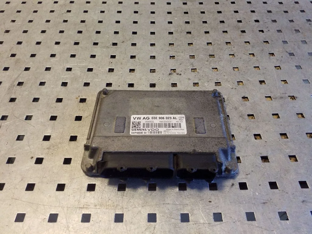 Sterownik silnika 03E906023AL