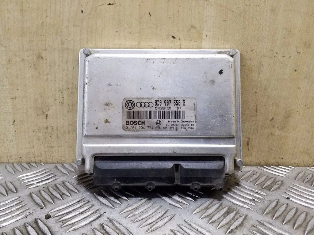 Dzinēja vadības bloks 8D0907558B
