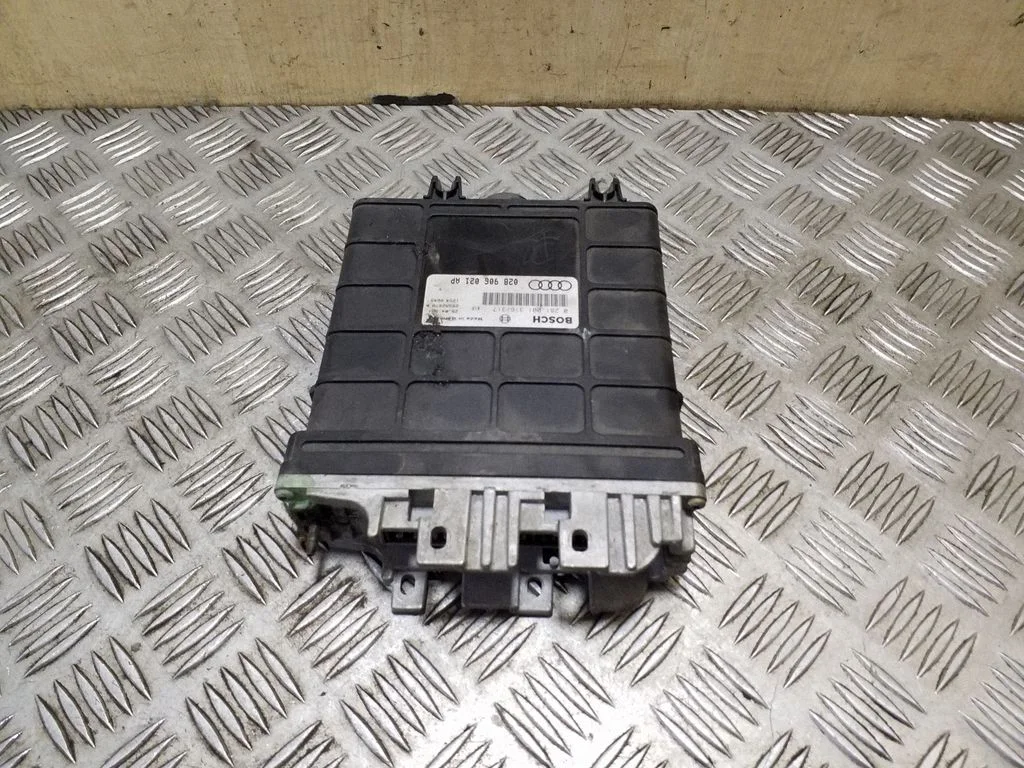 Dzinēja vadības bloks 028906021AP