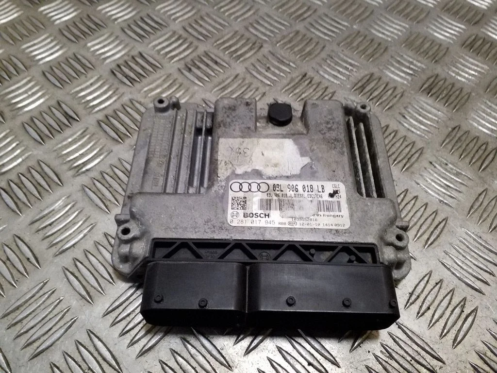 Dzinēja vadības bloks 03L906018LB