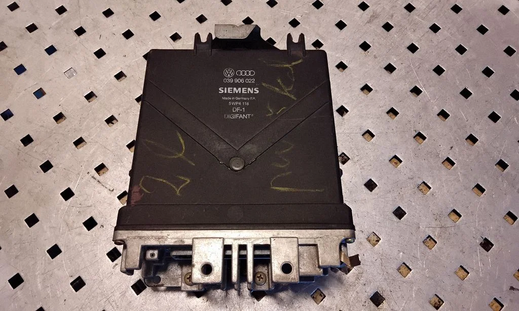 Engine control unit/module 039906022