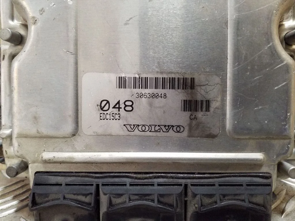 Variklio valdymo blokas
