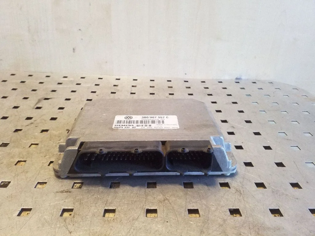 Engine control unit/module 3B0907557