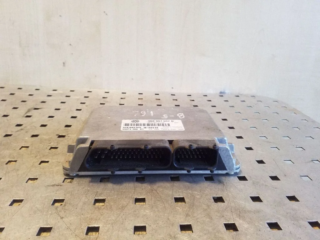 Engine control unit/module 3B0907557