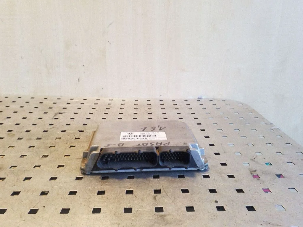 Engine control unit/module 3B0907557
