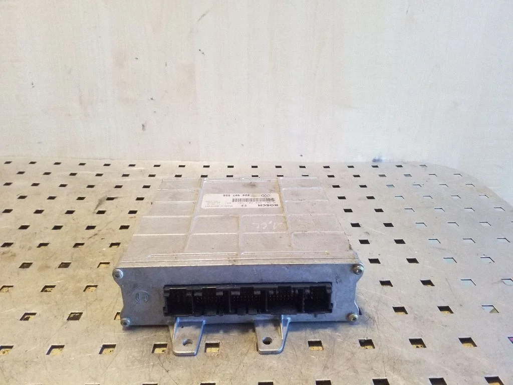 Engine control unit/module 8D0907558