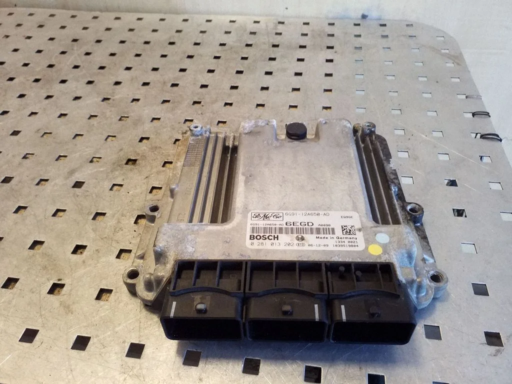 Engine control unit/module – Land Rover Freelander 2 - LR2 (2007-2016)