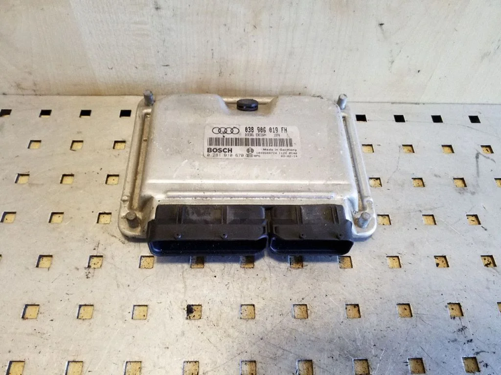 Dzinēja vadības bloks 038906019FH