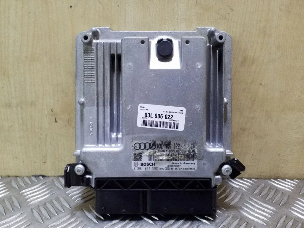 Dzinēja vadības bloks 03L906022