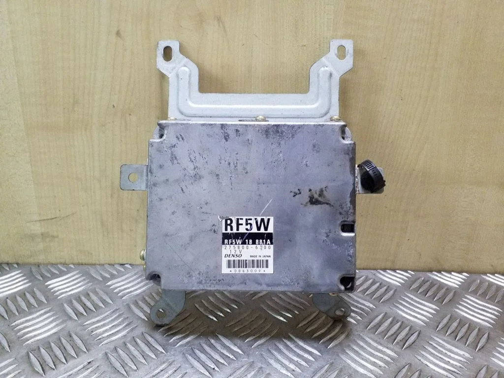 Dzinēja vadības bloks 2758006300