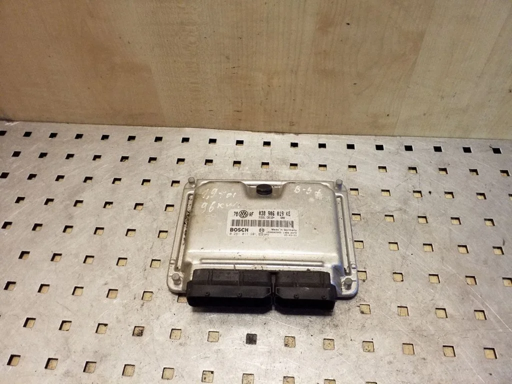 Dzinēja vadības bloks – Volkswagen Passat B5.5 (2001-2005)