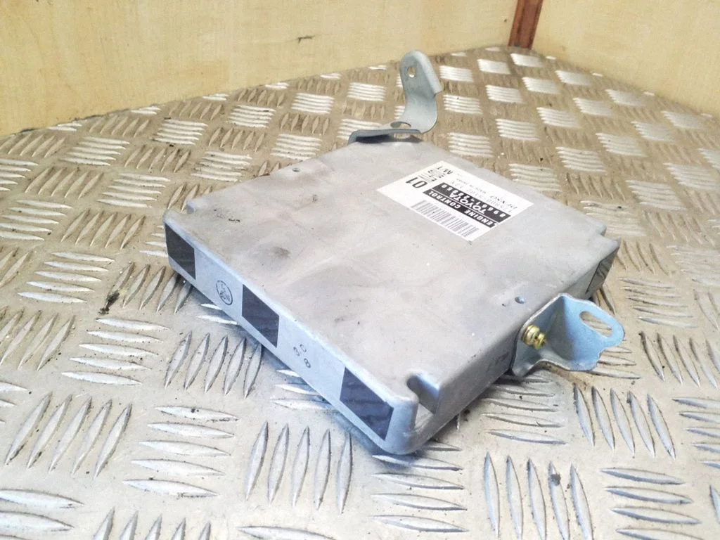 Dzinēja vadības bloks – Toyota Previa (XR30, XR40) II (2000-2006)