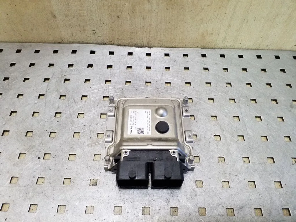 Engine control unit/module 04C907309P