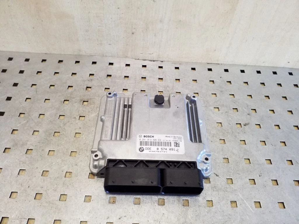 Dzinēja vadības bloks 857409101