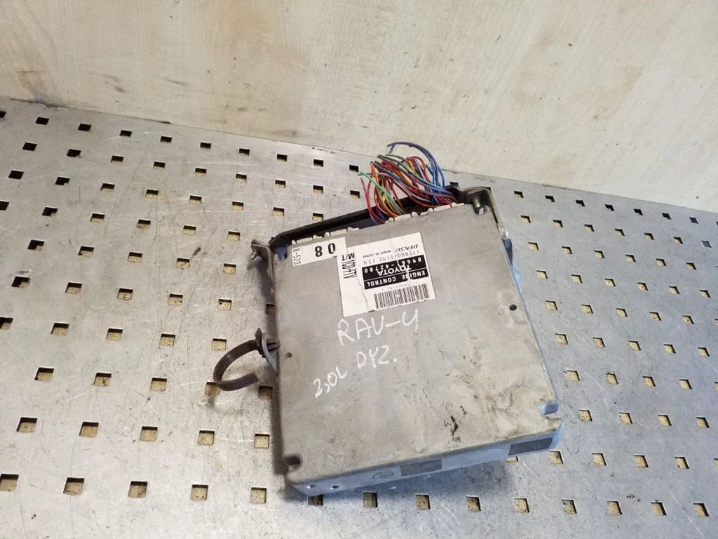 Engine control unit/module 8966142780