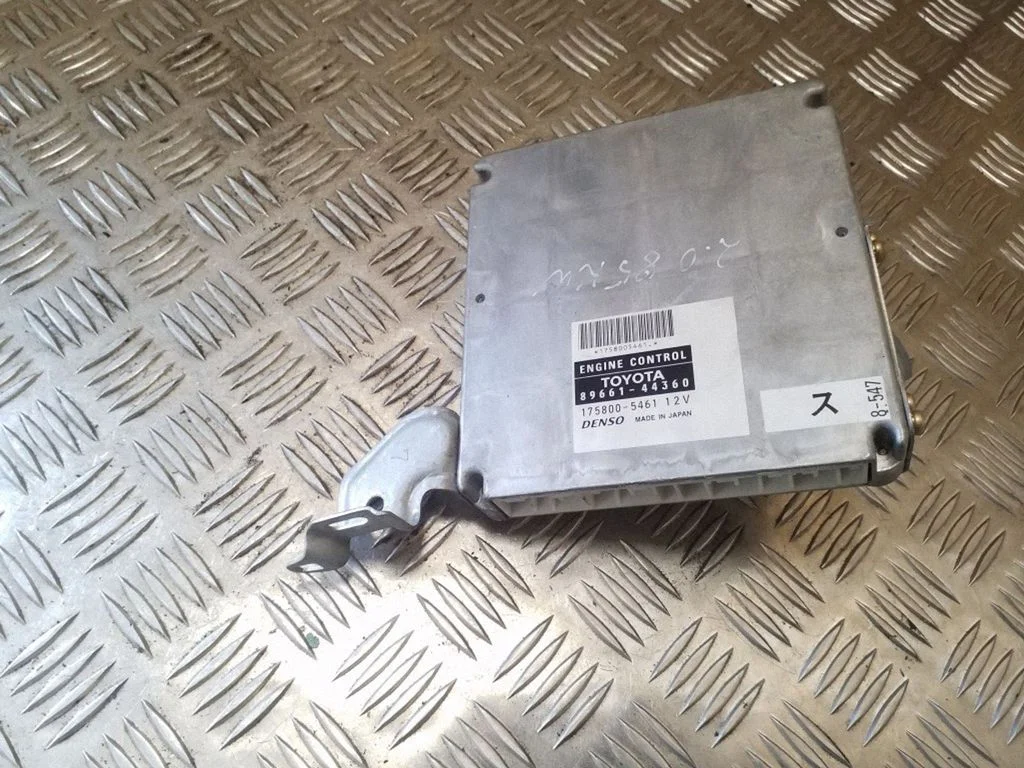 Mootori juhtplokk – Toyota Avensis T250 (2003-2006)