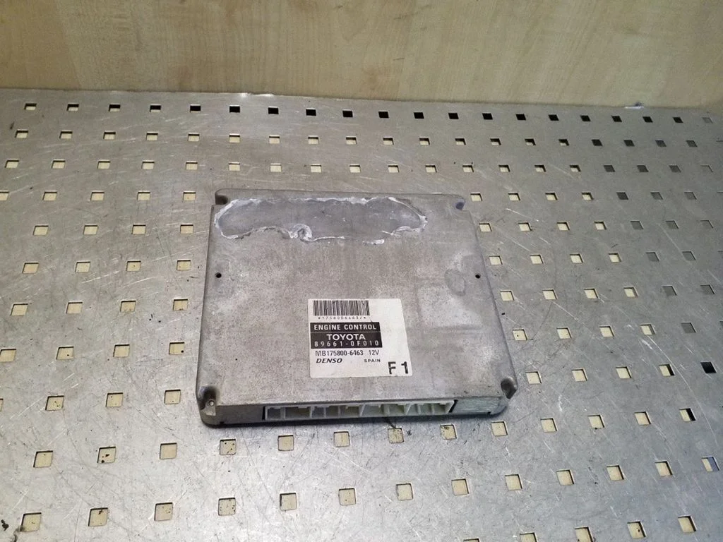 Engine control unit/module 896610F010