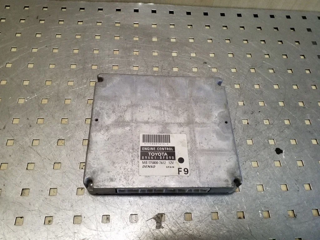 Engine control unit/module 896610F090
