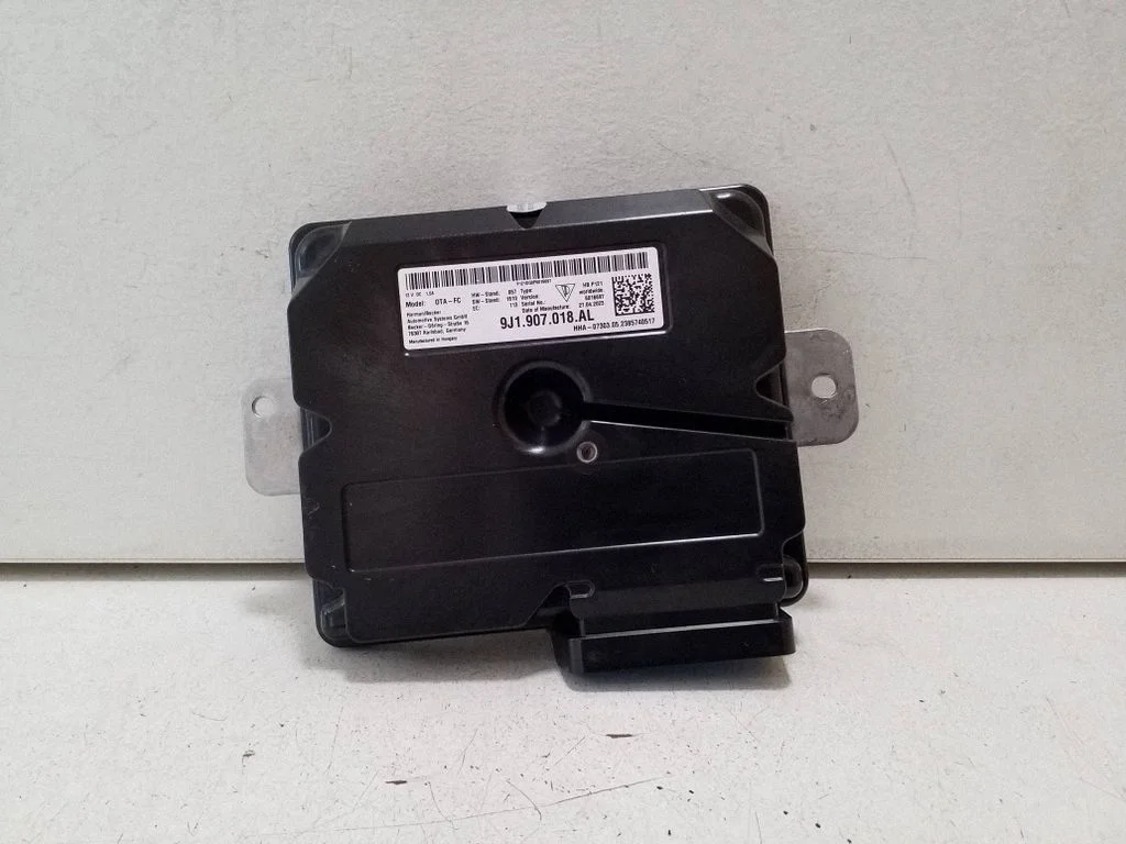 Other control units/modules – Porsche Taycan 9J1 (2019-)