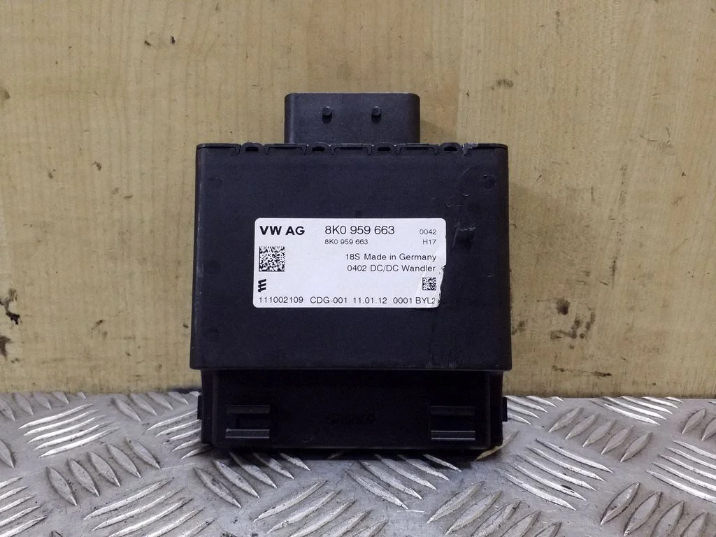 Citi vadības bloki/moduļi 8K0959663