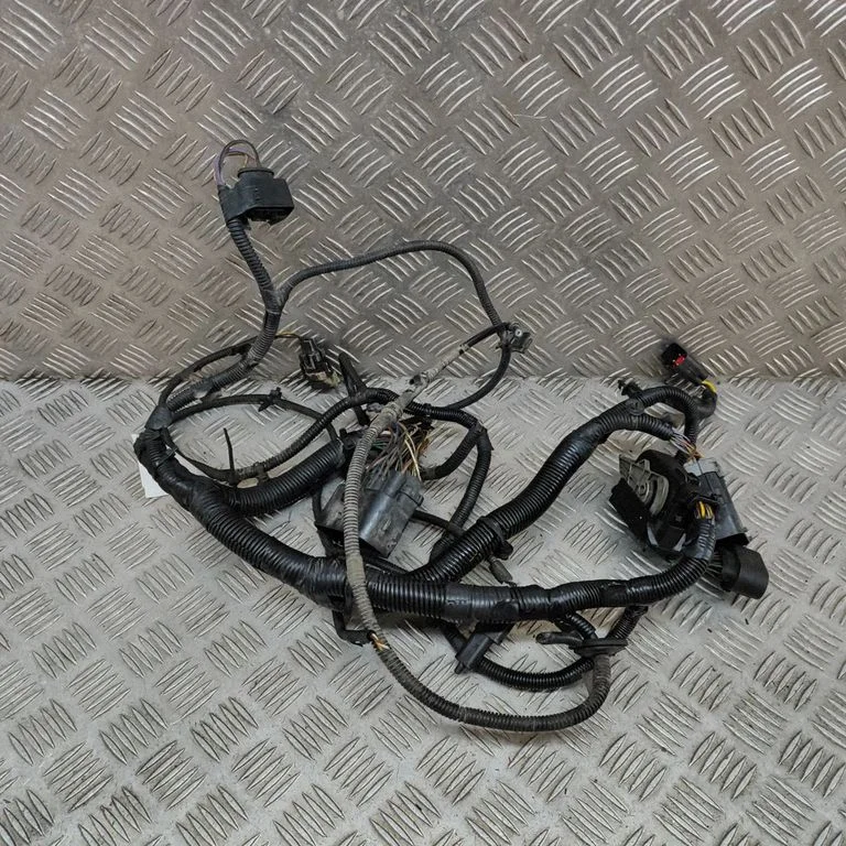 Motora vadu instalācija