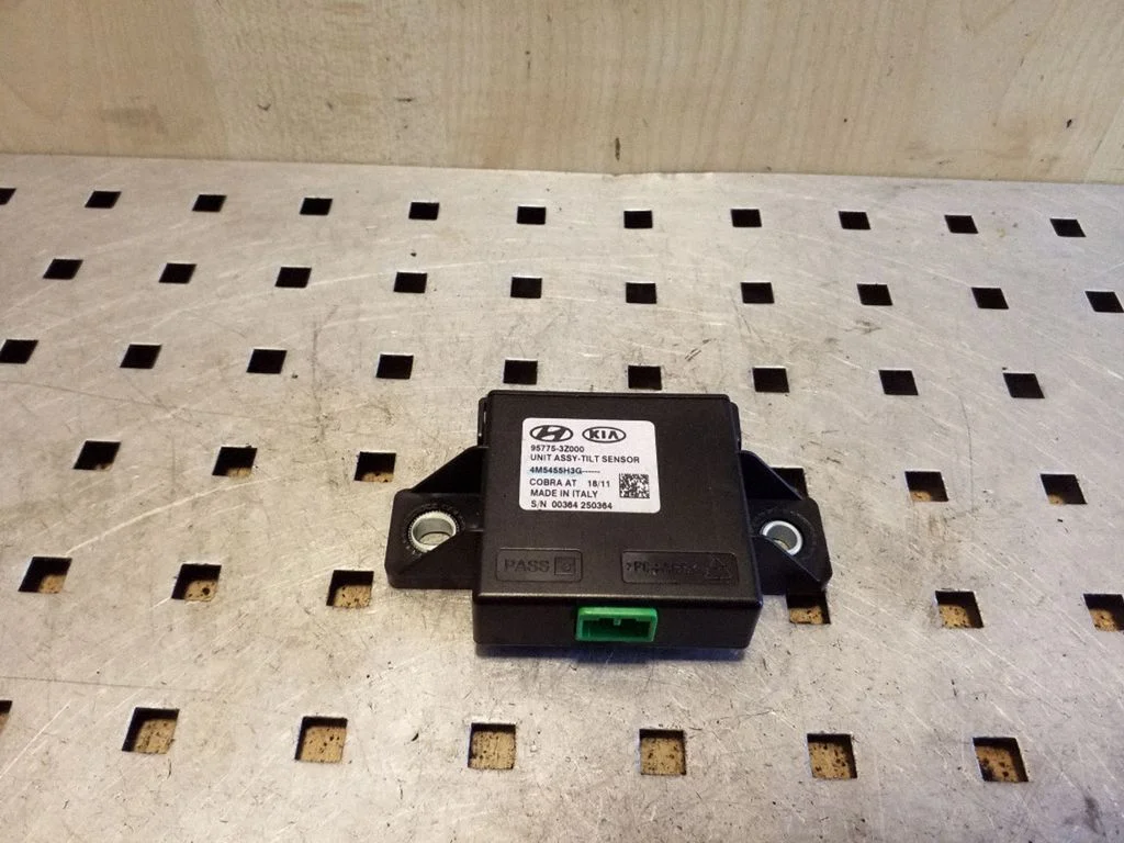 Other control units/modules 957753Z000