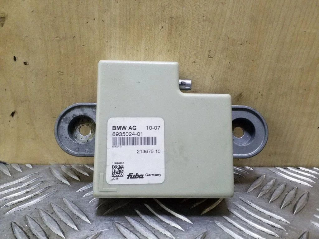 Other control units/modules 6935024