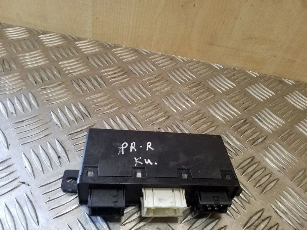 Pozostałe sterowniki i moduły 61356904251