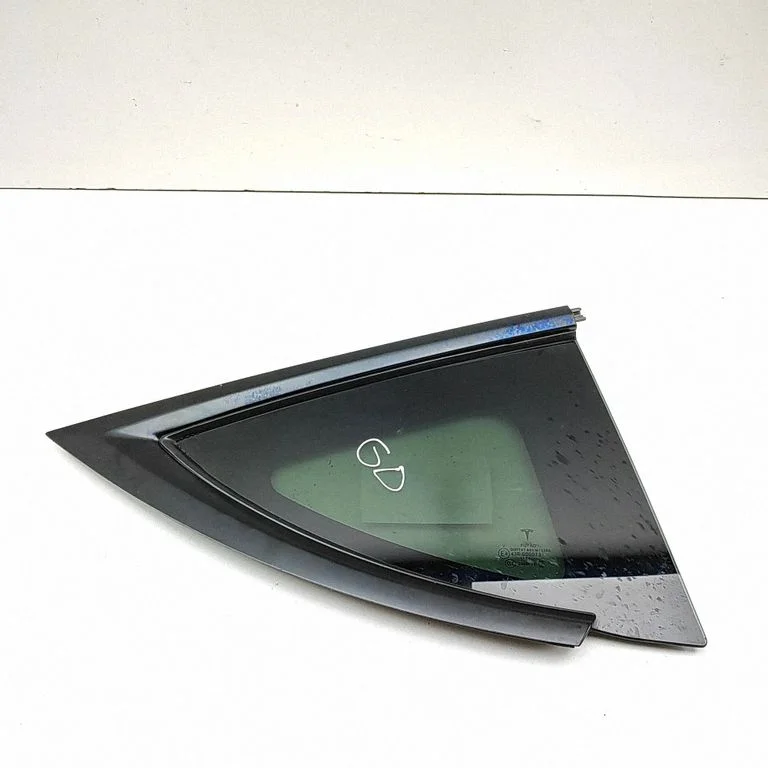 Rear side window – Tesla Model Y (2020-)