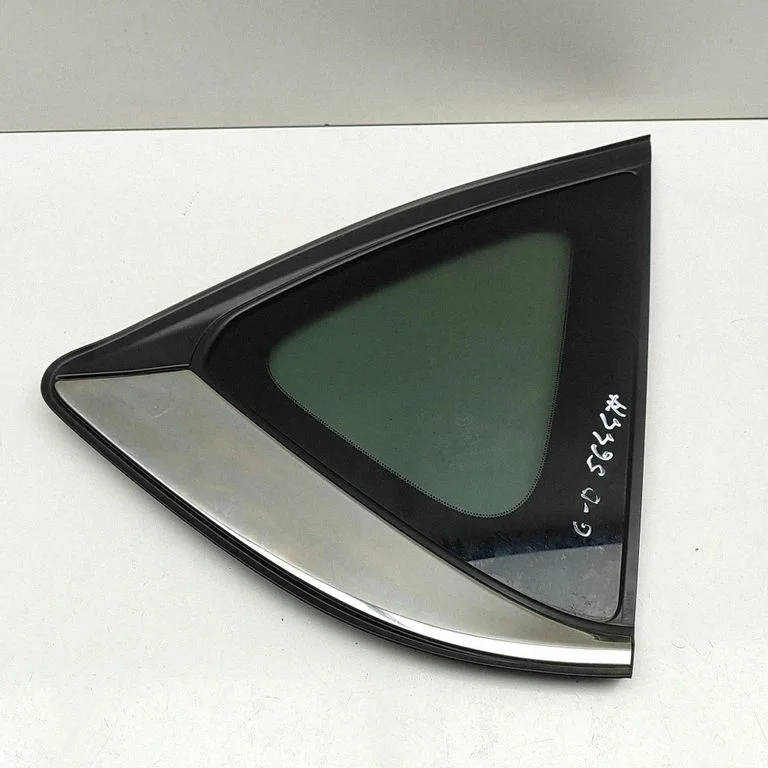 Aizmugurējais sāna virsbūves stikls KB7W62950A9D