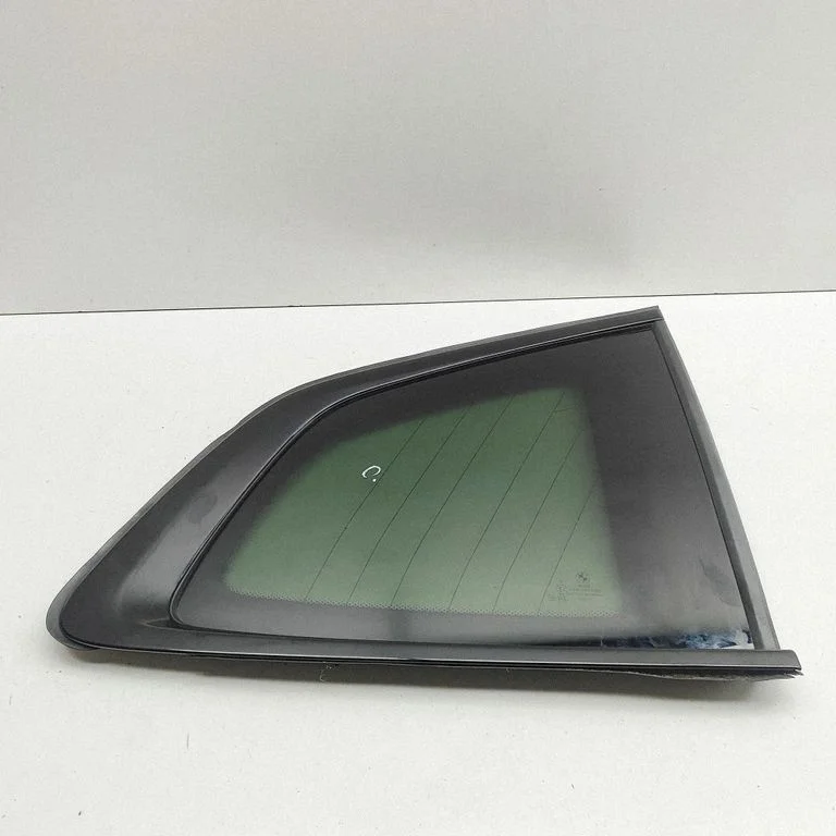 Rear side window 7410068