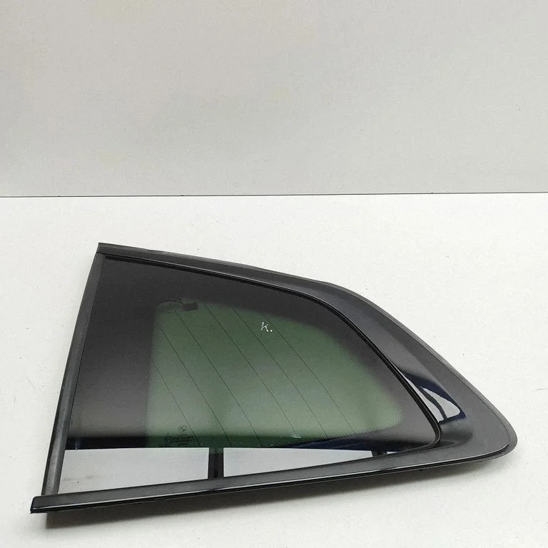 Rear side window 7410067